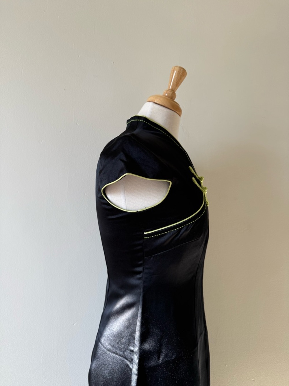 Vintage Style Black Satin Cheongsam Mini Dress Lime Green Trim y2k / 90s - Picture 6 of 12